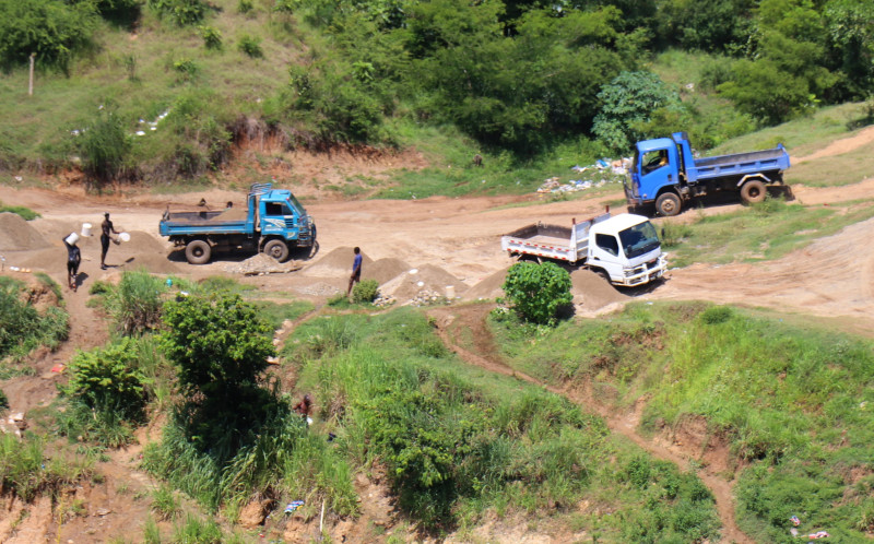 Extracción irregular de arena del río Masacre viola Tratado con Haití