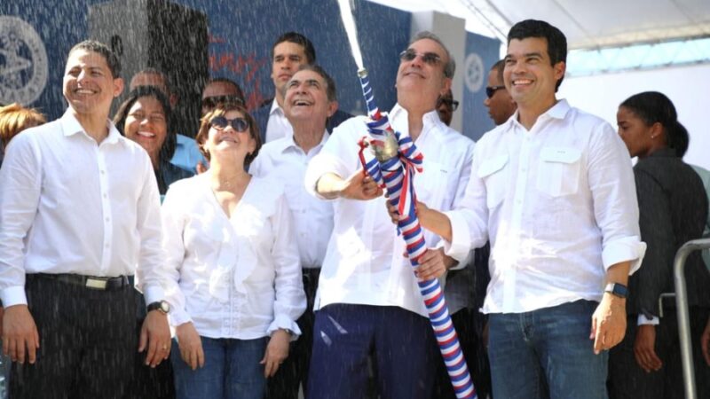 Presidente Luis Abinader y Wellington Arnaud inauguran el acueducto múltiple Guanuma, Monte Plana