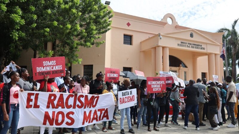 Haitianos protestan frente al Palacio Nacional de la República Dominicana