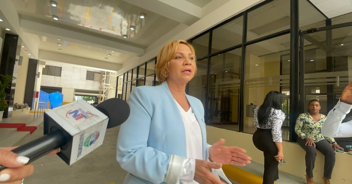Diputada Soraya Suarez denuncia; Los niños haitianos están siendo inscritos en las escuelas públicas primero que los dominicanos