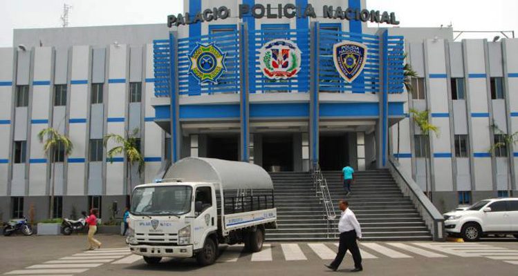 Policia Nacional arresto a 4 haitianos en Santiago y le ocupa pertrechos policiales