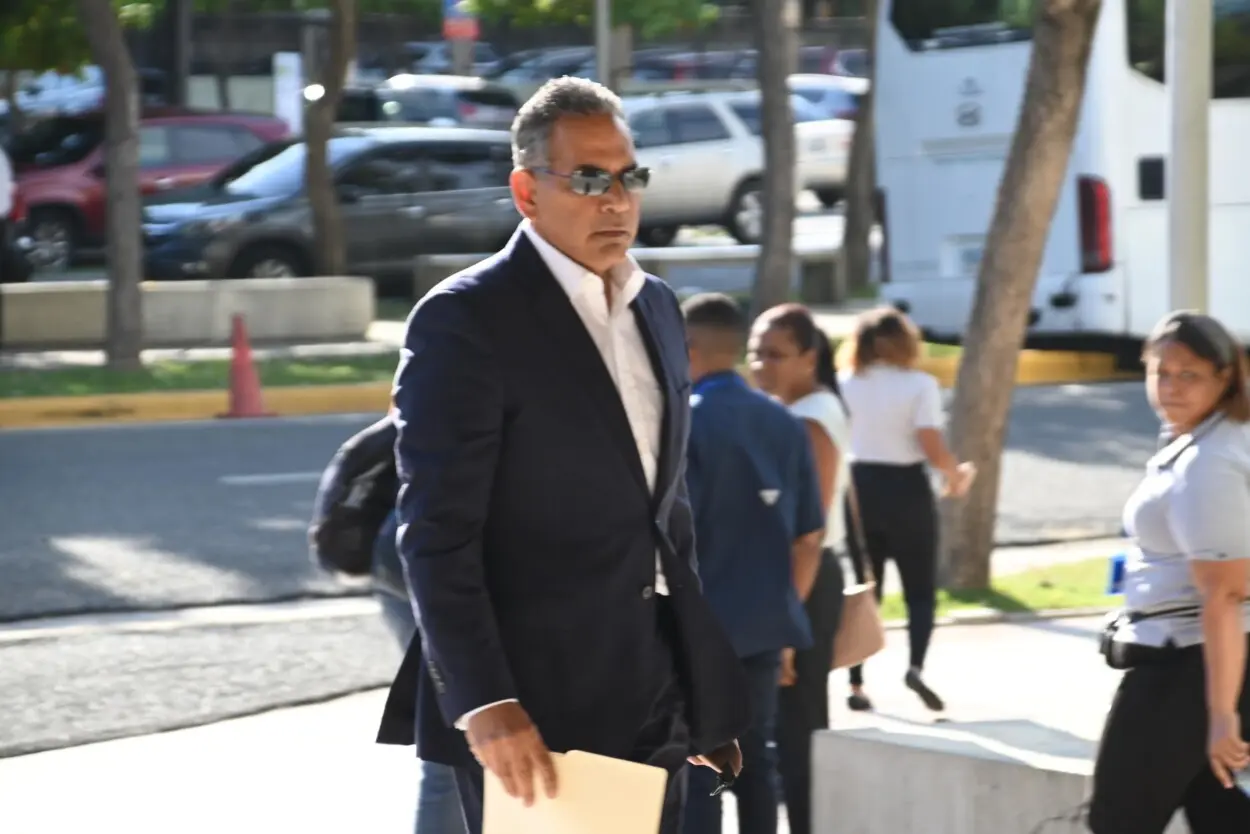 Paulino Sem es sometido a interrogatorio durante tres horas en Procuraduría, dice no estar preocupado por las investigaciones