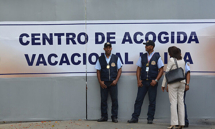 Se reporta motín, haitianos se sublevan contra las autoridades en el centro de acogida de Haina