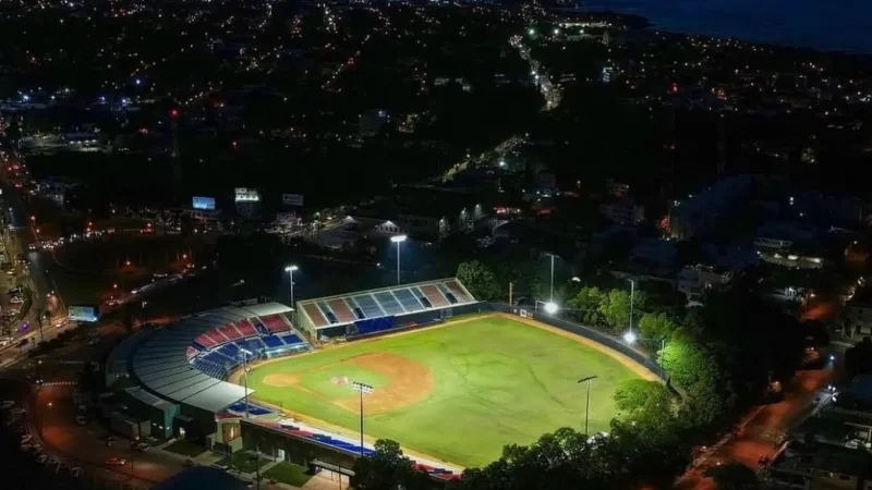 Que vergüenza Presidente; En plena inauguración del estadio José Briceño, se fue la luz, un apagón energético