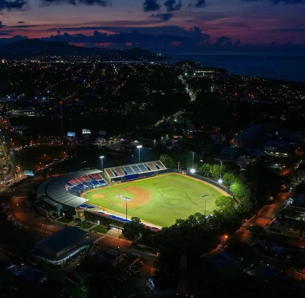 Que vergüenza Presidente; En plena inauguración del estadio José Briceño, se fue la luz, un apagón energético