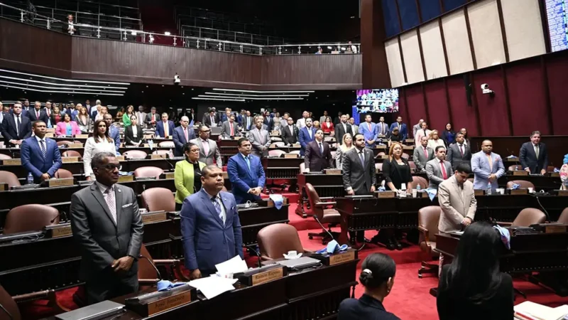 Diputados aprueban préstamos por 445 millones de dólares