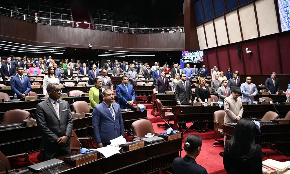 Diputados aprueban préstamos por 445 millones de dólares