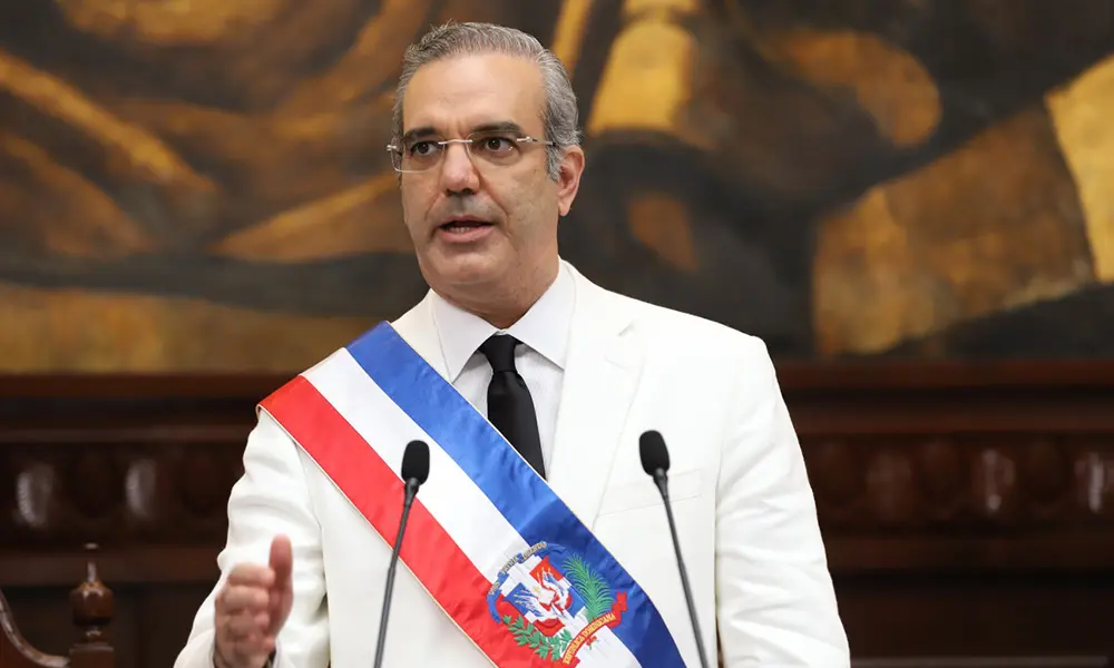 Presidente Luis Abinader convoca a Danilo y Leonel Fernández a reunión de alto nivel para abordar la crisis haitiana