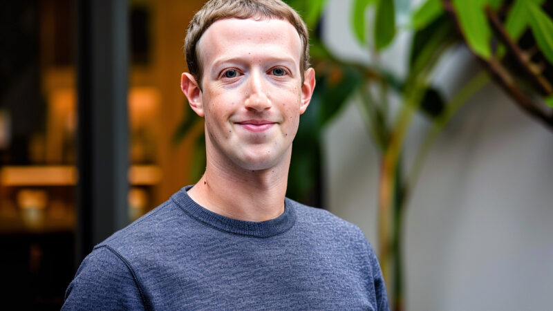 Mark Zuckerberg anuncia el lanzamiento de su aplicación de inteligencia artificial para competir directamente con ChatGPT