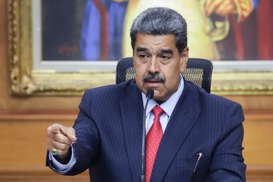 Maduro acusa a EE. UU. de usar despliegue militar en el Caribe para controlar el petróleo venezolano